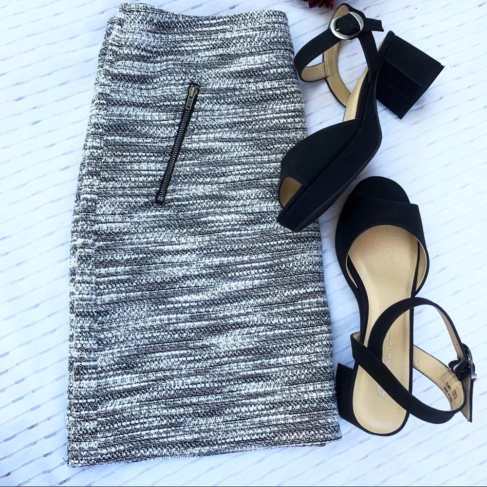LOFT | B&W Flattering Pencil Skirt 6P